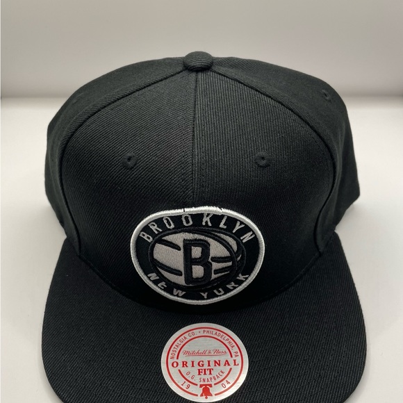 Mitchell Ness Brooklyn Nets Snapback Hat Black White NBA Basketball BRAND NEW - Picture 3 of 6